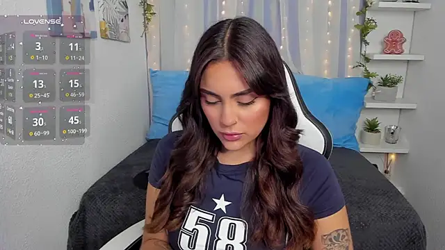 HazzelGray online show from February 2025 03:04:01 PM