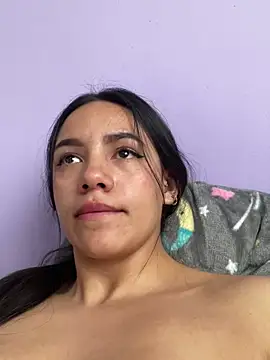 hannahb-e online show from January 2025 07:06:01 PM