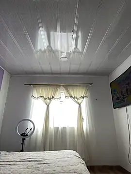 hannahb-e online show from February 2025 03:49:01 PM