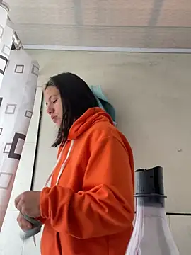 hannahb-e online show from March 2025 04:22:01 PM