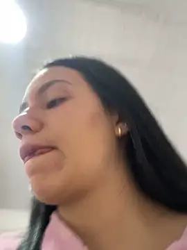 hannahb-e online show from October 2025 03:20:02 PM