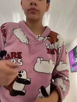 hannahb-e online show from April 2026 01:52:02 PM