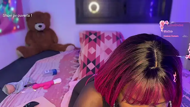 Snapshot of Miss-syanaa chatting on March 2025 09:26:02 PM Miss-syanaa online show from March 2025 09:26:02 PM