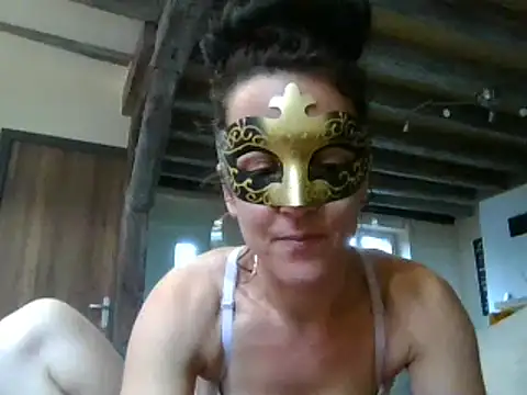 Snapshot of Masquegirlmysterious chatting on November 2025 12:38:01 PM Masquegirlmysterious online show from November 2025 12:38:01 PM