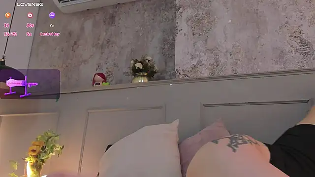 Tifany wow online show from March 2025 08:44:02 PM