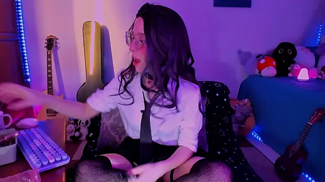 bluelen online show from March 2025 11:51:01 AM