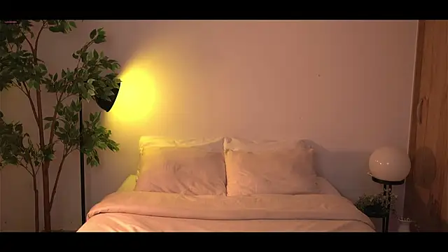 SrLuis18 online show from September 2025 12:49:01 AM