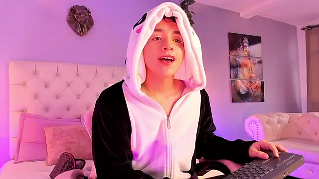 Brann tadzio online show from December 2024 01:13:02 PM