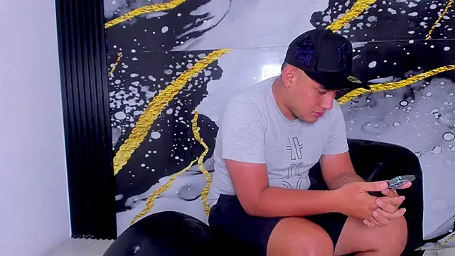 sweethot    online show from September 2025 01:38:01 PM