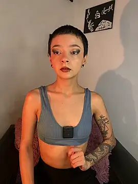 lisathommpson online show from January 2025 11:21:01 PM