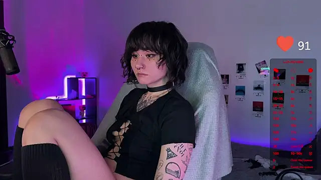 deadlysweet online show from January 2025 11:00:01 PM