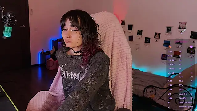 Snapshot of deadlysweet chatting on April 2026 05:32:02 PM deadlysweet online show from April 2026 05:32:02 PM