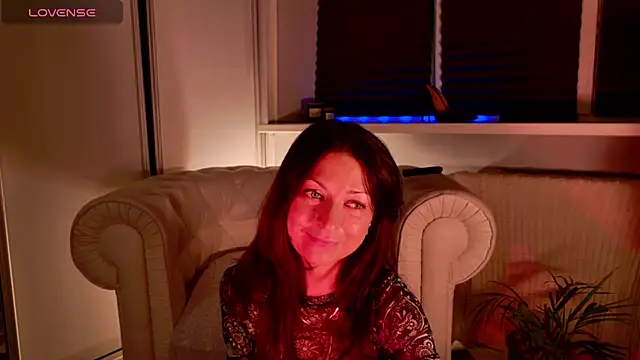 Snapshot of Your_Little_Milf chatting on April 2026 10:31:02 PM Your Little Milf online show from April 2026 10:31:02 PM