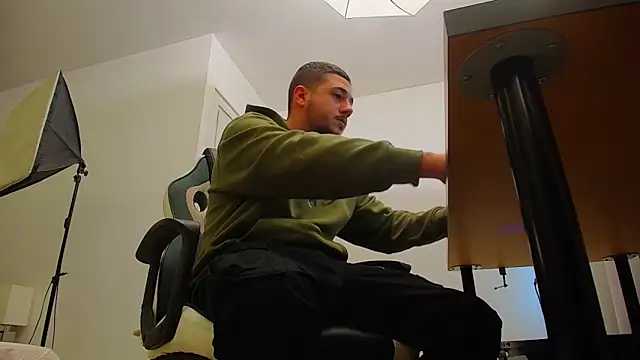 JoshKnights online show from October 2025 05:05:01 AM