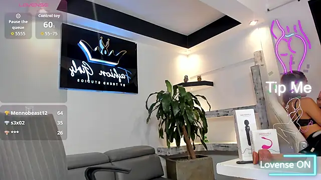 Snapshot of AnaRuiz chatting on September 2025 11:50:02 PM AnaRuiz online show from September 2025 11:50:02 PM