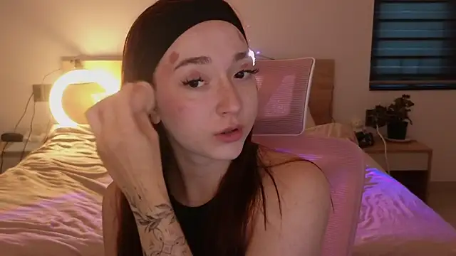 YasmineWest online show from May 2026 10:11:02 AM