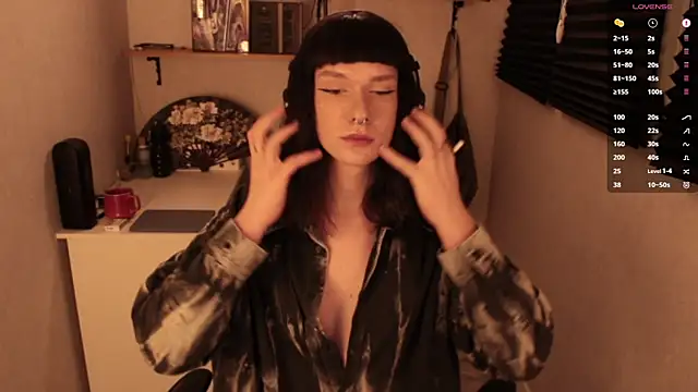 carthylovvve online show from March 2025 07:49:02 PM