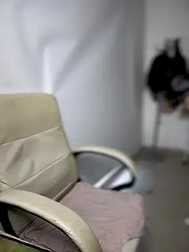 horny roomiess online show from September 2025 11:43:01 AM