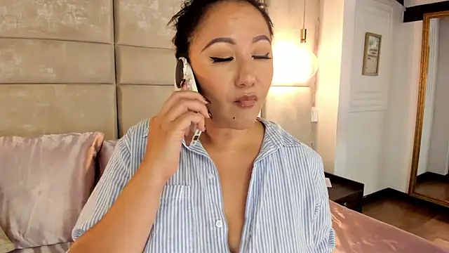 Victoria-Harper online show from March 2025 03:52:01 PM