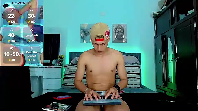 Liamscott  online show from September 2025 10:12:02 PM