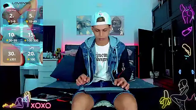 Liamscott  online show from September 2025 09:31:01 PM