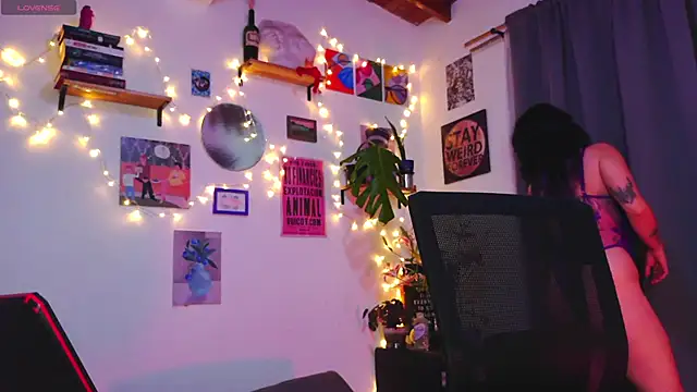 Snapshot of purple_em69 chatting on January 2025 11:55:01 PM purple em69 online show from January 2025 11:55:01 PM