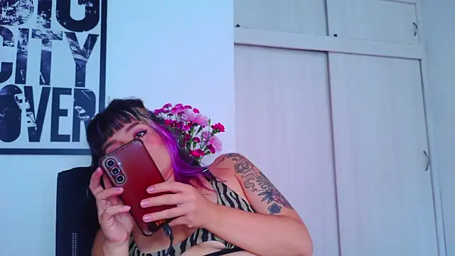 Snapshot of purple_em69 chatting on September 2025 04:50:02 PM purple em69 online show from September 2025 04:50:02 PM