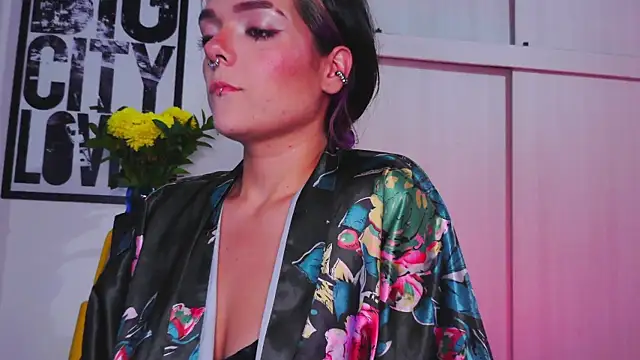 Snapshot of purple_em69 chatting on October 2025 03:25:01 AM purple em69 online show from October 2025 03:25:01 AM