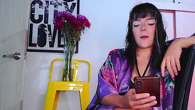 Snapshot of purple_em69 chatting on November 2025 05:50:01 AM purple em69 online show from November 2025 05:50:01 AM