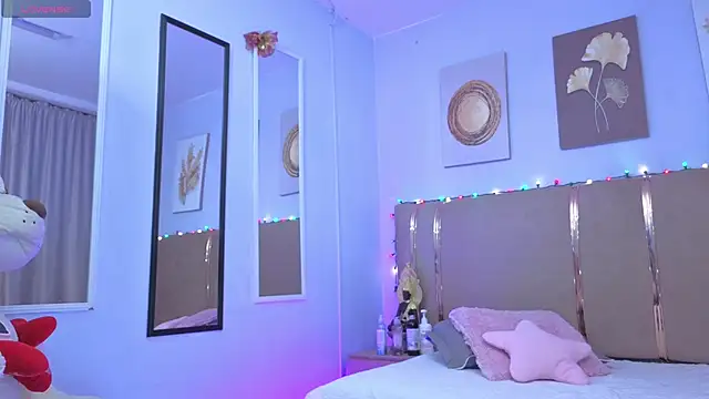 Snapshot of sarah_cruzz_ chatting on January 2026 11:03:02 PM sarah cruzz online show from January 2026 11:03:02 PM