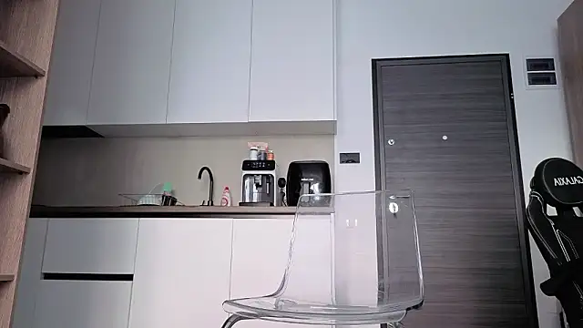 Megan Ros online show from March 2026 10:00:01 AM