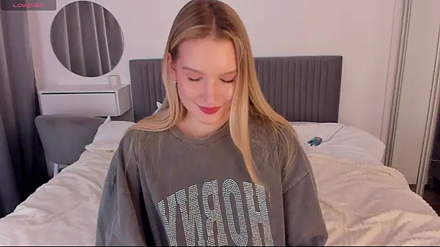 CassieRayss online show from November 2025 11:05:01 AM