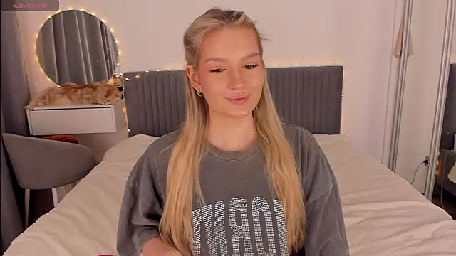 CassieRayss online show from February 2026 11:31:01 AM