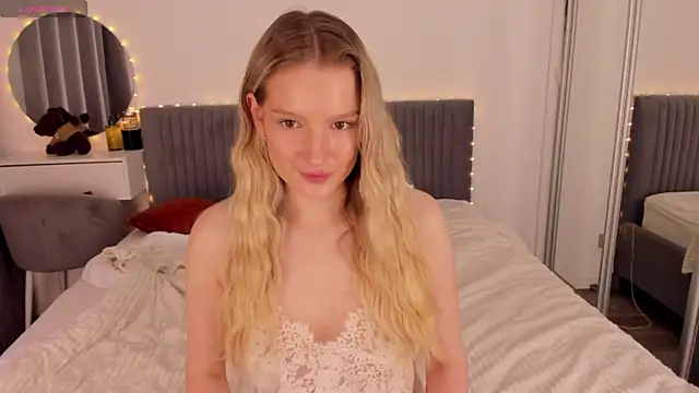 CassieRayss online show from June 2026 05:13:02 PM