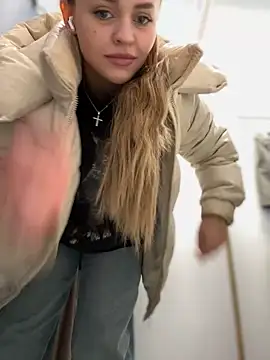 Snapshot of AngelinaTeller chatting on February 2025 07:15:02 AM AngelinaTeller online show from February 2025 07:15:02 AM