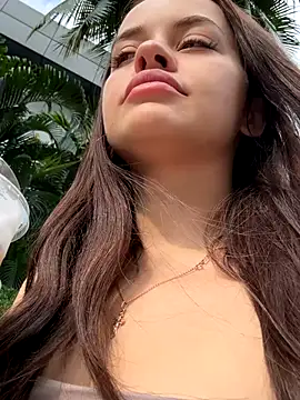 Snapshot of AngelinaTeller chatting on October 2025 01:50:02 AM AngelinaTeller online show from October 2025 01:50:02 AM