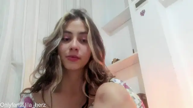 Snapshot of Liherz chatting on December 2024 12:59:02 AM Liherz online show from December 2024 12:59:02 AM