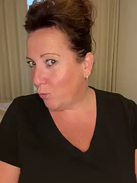 xsexycurvymilf online show from October 2025 03:20:02 PM