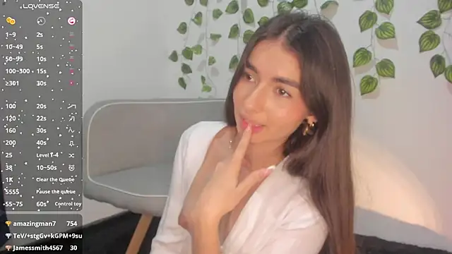 Coralinee 01 online show from December 2024 03:14:02 AM