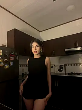 Coralinee 01 online show from November 2025 12:21:02 AM