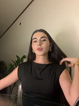 Coralinee 01 online show from December 2025 01:24:02 AM