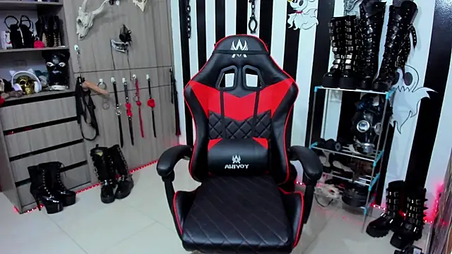 daven56 online show from February 2025 01:11:02 PM