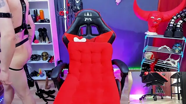 Snapshot of daven56 chatting on February 2026 01:43:01 PM daven56 online show from February 2026 01:43:01 PM