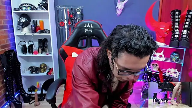 Snapshot of daven56 chatting on February 2026 01:51:01 PM daven56 online show from February 2026 01:51:01 PM