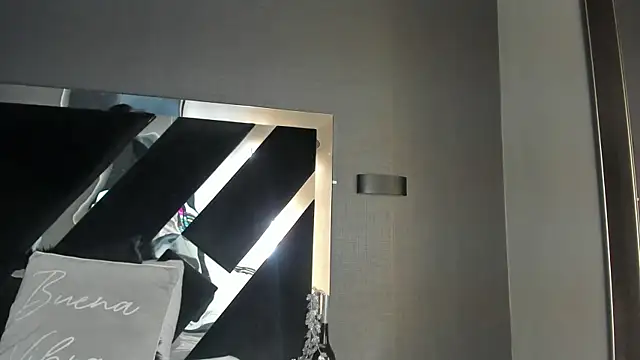 Snapshot of Amareto_ chatting on October 2025 11:18:02 AM Amareto online show from October 2025 11:18:02 AM