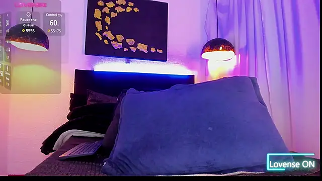 LatinMilk  online show from December 2024 11:57:02 PM