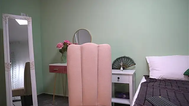 HaileyMoonn online show from October 2025 04:02:02 AM