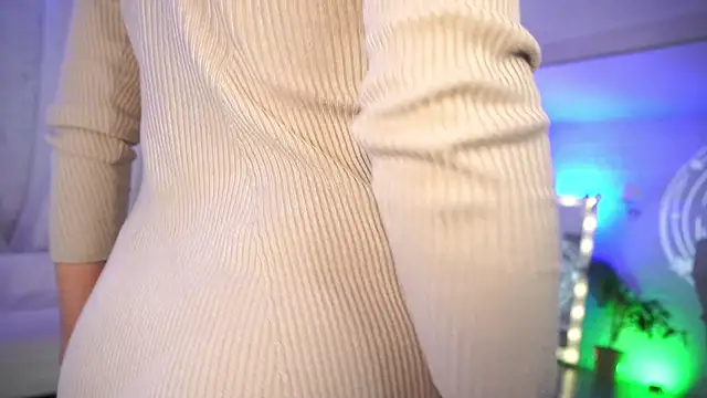 Snapshot of NovaMaria chatting on March 2025 12:40:02 PM NovaMaria online show from March 2025 12:40:02 PM