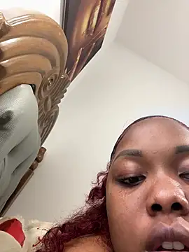 Snapshot of SSEXYBUBBLEBUTT101 chatting on February 2025 10:13:01 PM SSEXYBUBBLEBUTT101 online show from February 2025 10:13:01 PM