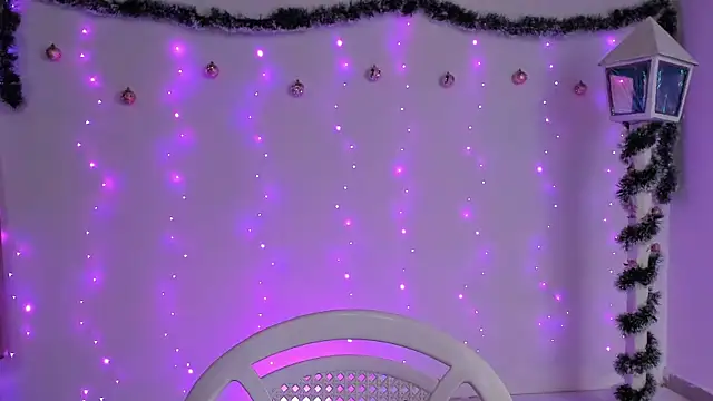 Snapshot of cute_roxana_ chatting on December 2024 10:23:02 PM cute roxana online show from December 2024 10:23:02 PM